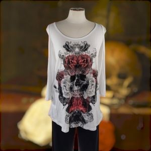NWT Hot Topic Skull and Rose Print Top